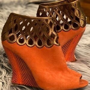 Elie Tahari US-9 open toe ankle boots fashion vibes (no box) New